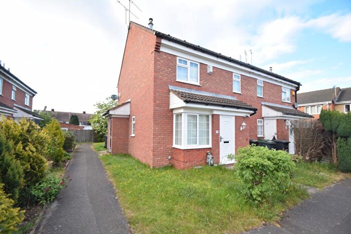1 Bedroom Terraced House For Sale In Howard Close, Luton, Bedfordshire, LU3