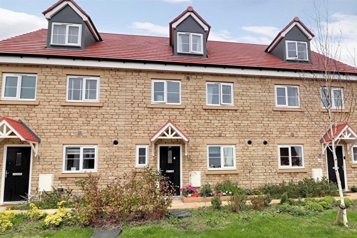 4 Bedroom Terraced House For Sale In De Lisle Bush Way, Great Oldbury, Stonehouse, GL10
