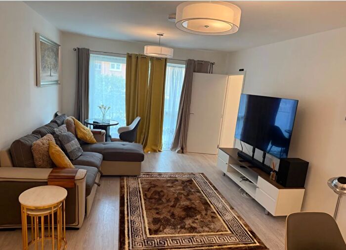 2 Bedroom Flat To Rent In Field End Road, Ruislip, HA4
