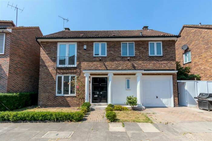 5 Bedroom Detached House To Rent In Middlefield, St John's Wood, NW8