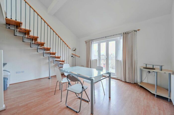 2 Bedroom Flat For Sale In Flamsteed Court, Greenwich, London, SE13