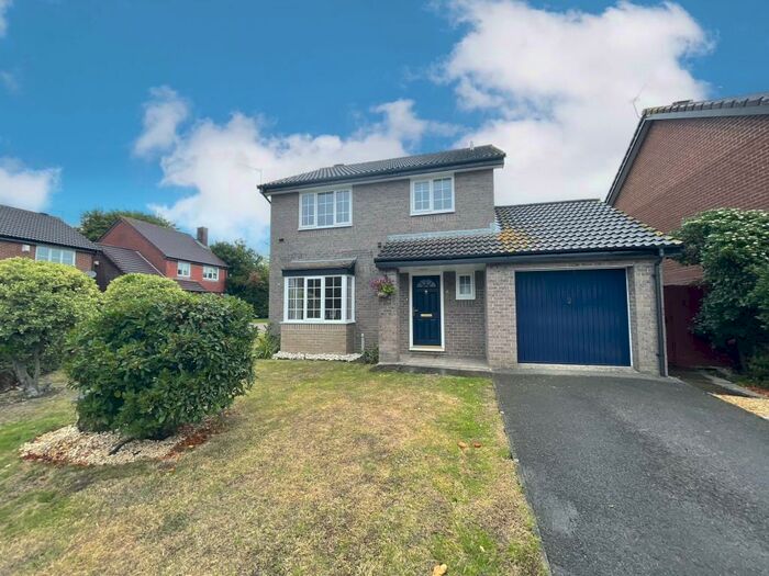 3 Bedroom House To Rent In Foxfield Avenue, Bradley Stoke, Bristol, BS32