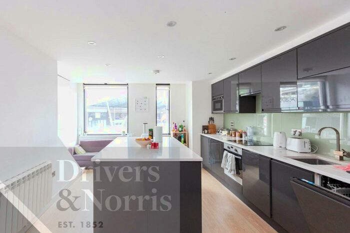 2 Bedroom Apartment To Rent In Seven Sisters Road, Finsbury Park, London, N4