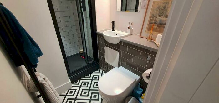 Studio To Rent In Queens Road, Bristol, BS8 - Photo 2