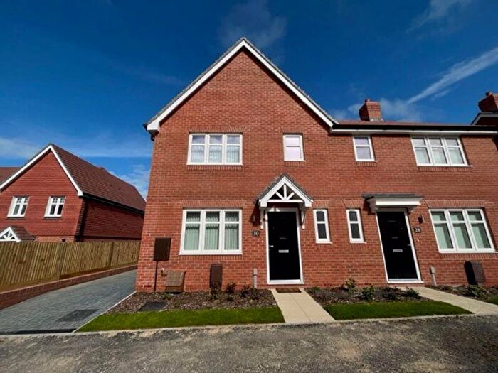 3 Bedroom Semi-Detached House To Rent In Nine Acres, Chichester, PO19