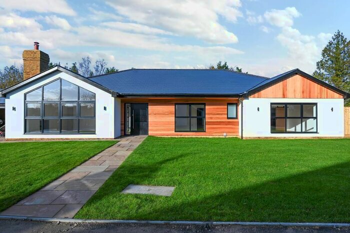 4 Bedroom Detached House For Sale In Maidstone Road, Staplehurst, Kent, TN12