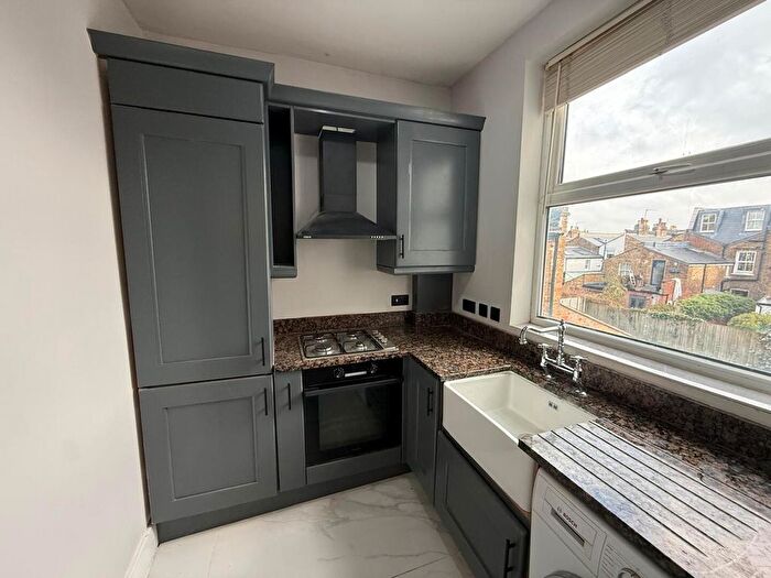 2 Bedroom Flat To Rent In Davenant Road, London, N19