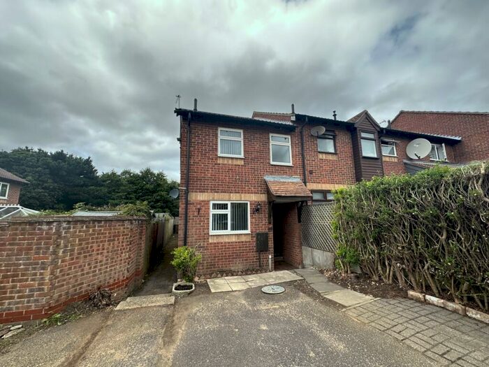 2 Bedroom End Of Terrace House To Rent In Blyford Way, Felixstowe, IP11