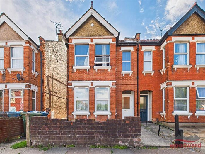 2 Bedroom Flat For Sale In Radnor Road, Harrow, HA1