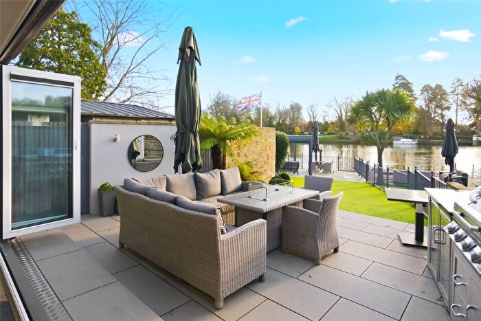 4 Bedroom End Terrace House For Sale In Royal Walk, Ferry Lane, Shepperton, TW17