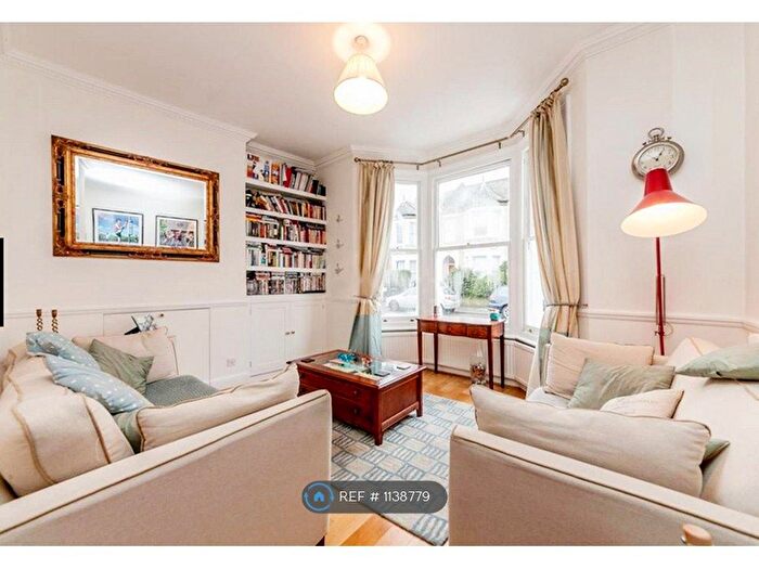 1 Bedroom Flat To Rent In Elms Crescent, London, SW4