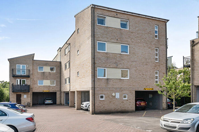 2 Bedroom Flat For Sale In Hut Farm Place, Chandler's Ford, Eastleigh, Hampshire, SO53