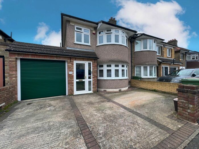 3 Bedroom Semi Detached House For Sale In Selsey Crescent, Welling, DA16