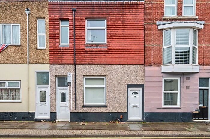 2 Bedroom Flat For Sale In Twyford Avenue, Portsmouth, Hampshire, PO2