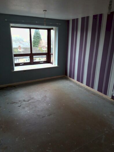 1 Bedroom Flat To Rent In Springfield Court, Banksfield Avenue, Leeds, West Yorkshire, LS19
