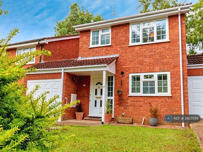 3 Bedroom Semi-Detached House To Rent In Balmoral Close, Southampton, SO16