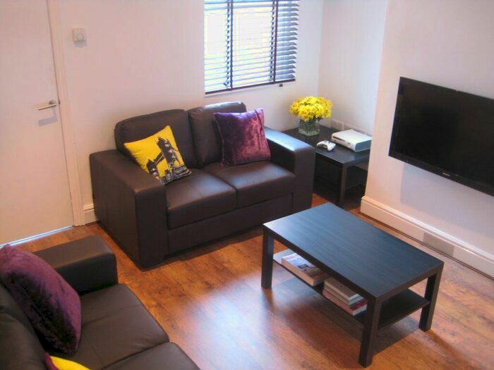 4 Bedroom House To Rent In Markeaton Campus, DE22