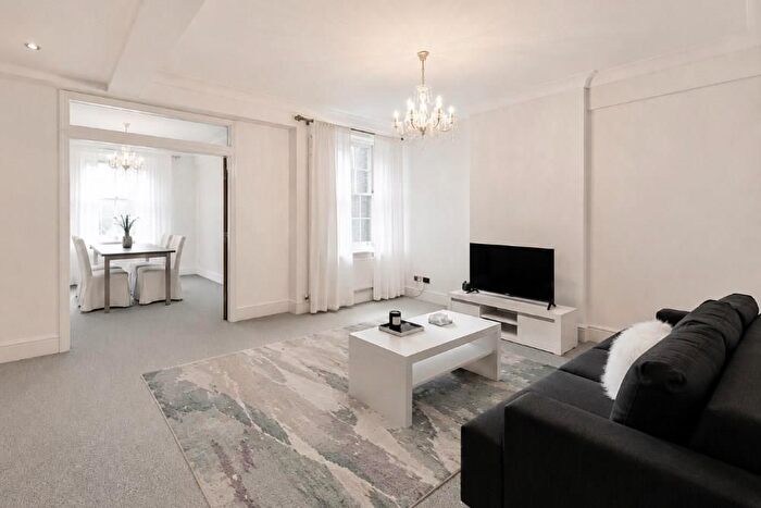 2 Bedroom Flat To Rent In Curzon Street, Mayfair, London, W1J