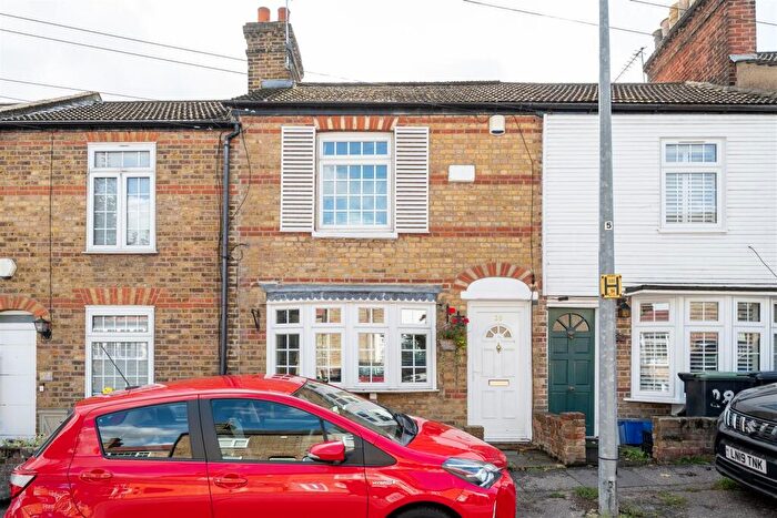 2 Bedroom House For Sale In Gladstone Road, Buckhurst Hill, IG9