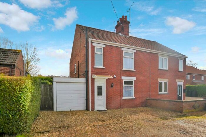 3 Bedroom Semi-Detached House For Sale In Senters Road, Dersingham, PE31