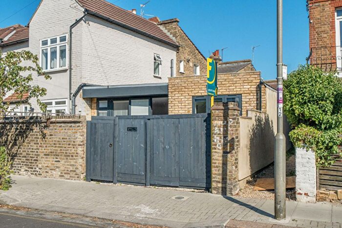 1 Bedroom Flat To Rent In Dorton Road, Balham, London, SW12