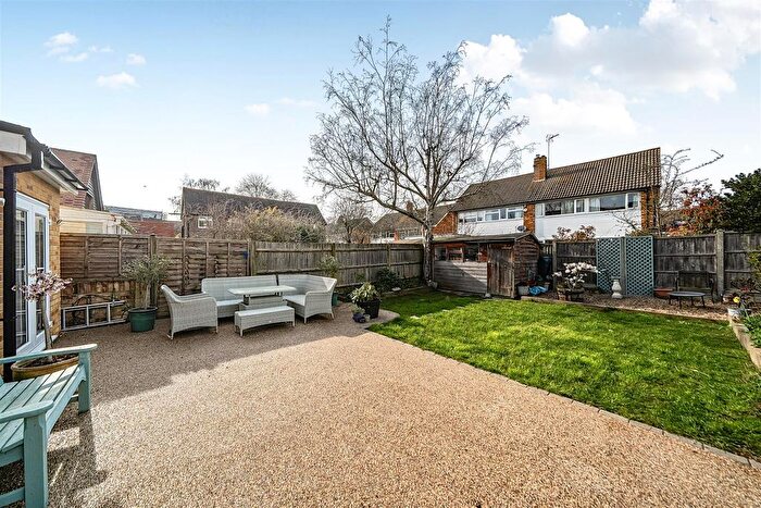 4 Bedroom Semi-Detached House For Sale In Kings Road, Headcorn, TN27