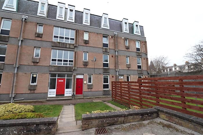1 Bedroom Flat To Rent In Salisbury Court, Aberdeen, AB10