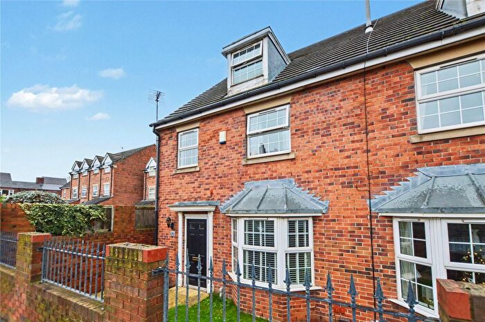 4 Bedroom Town House For Sale In Linden Court, Rothwell, Leeds, West Yorkshire, LS26