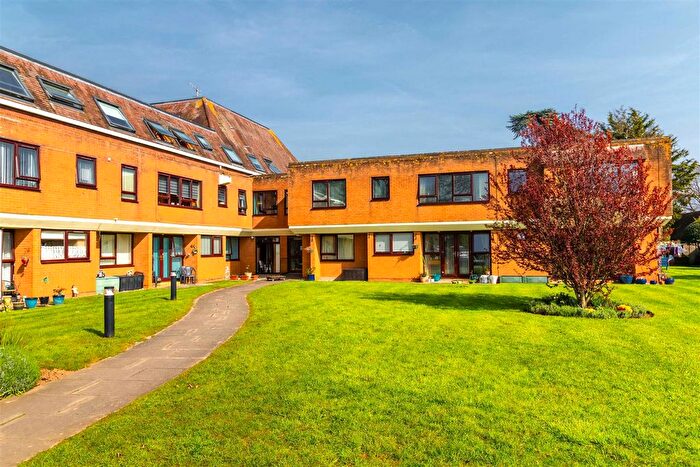 1 Bedroom Flat For Sale In Rogate Road, Worthing, BN13