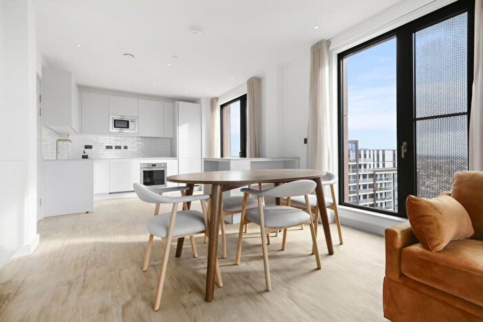 2 Bedroom Apartment To Rent In The Eades - Selborne Road, London, E17