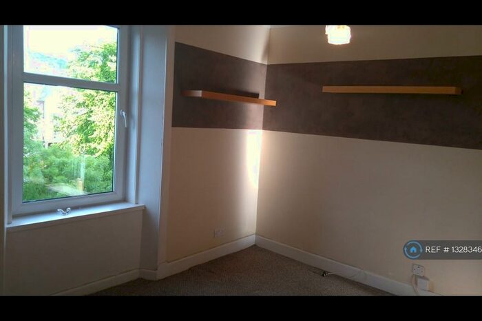 2 Bedroom Flat To Rent In Princes Street, Perth, PH2