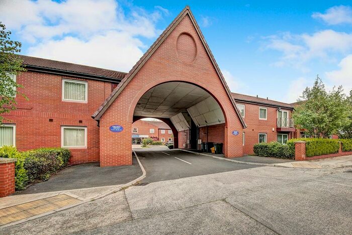 2 Bedroom Flat To Rent In Thorntree Drive, Whitley Bay, Tyne And Wear, NE25