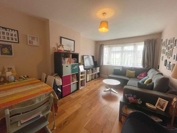 2 Bedroom Maisonette To Rent In Chambers Lane, Willesden, NW10