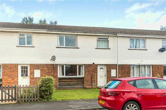 4 Bedroom Semi-Detached House To Rent In Mangles Road, Guildford, Surrey, GU1