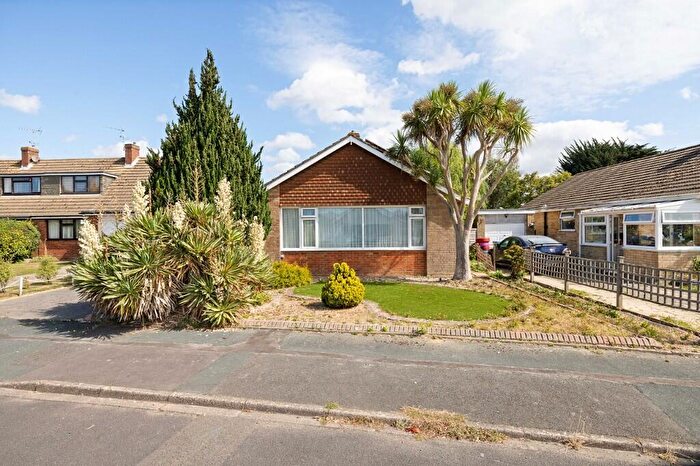 2 Bedroom Detached Bungalow For Sale In Stapleton Court, Aldwick, Bognor Regis, West Sussex, PO21