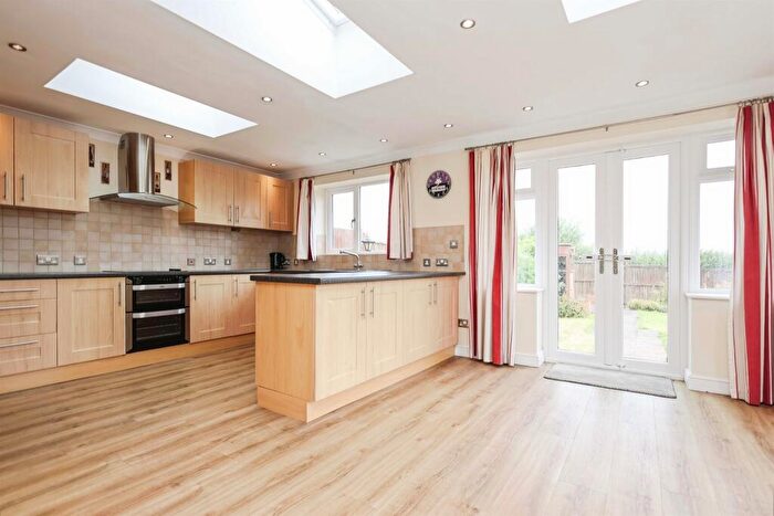 3 Bedroom Semi-Detached House For Sale In Frankley Green, Birmingham, B32