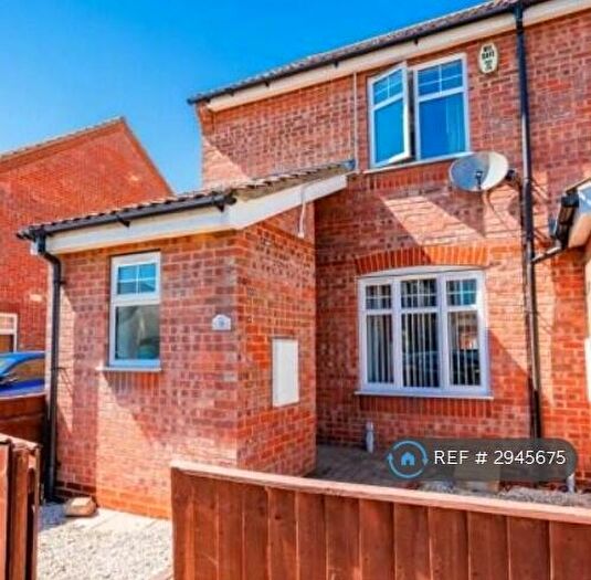 2 Bedroom End Of Terrace House To Rent In Holyoake Road, Grimsby, DN32