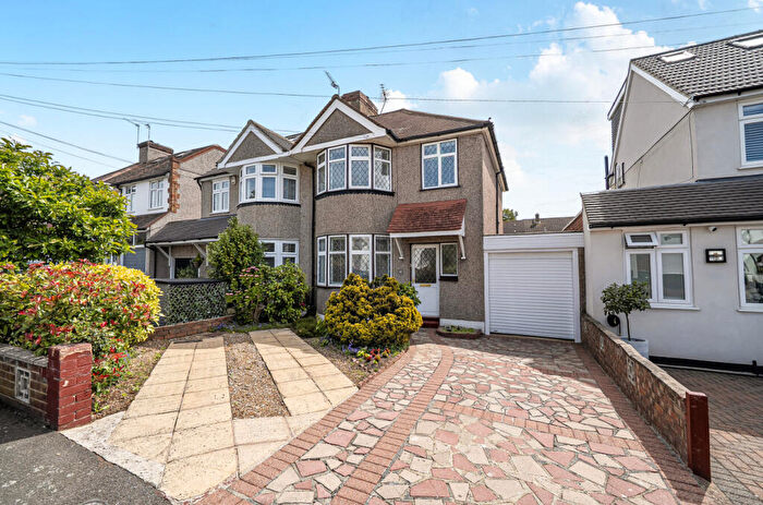 3 Bedroom Semi Detached House For Sale In Woodside Road, Bexleyheath, Kent, DA7