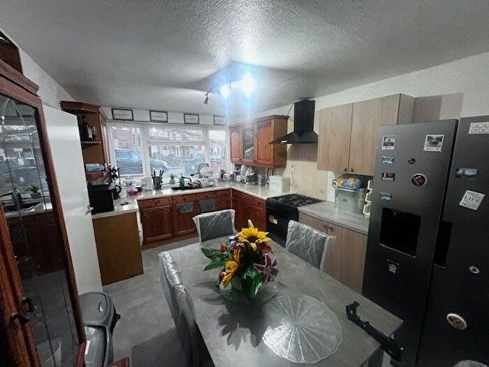 3 Bedroom Property To Rent In Green Drive, Bartley Green, Birmingham, B32