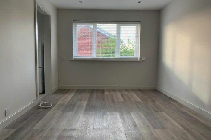 1 Bedroom Studio To Rent In Westbury Way, Chester, CH4