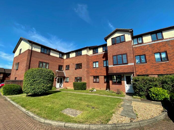 1 Bedroom Apartment To Rent In Yeomanry Close, Epsom, KT17