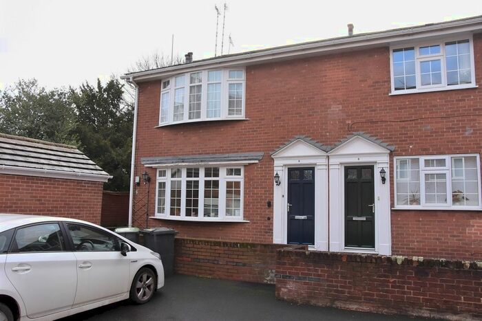 2 Bedroom Maisonette To Rent In Gainsborough Court, Beeston, NG9