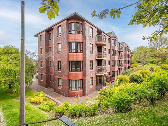 3 Bedroom Flat For Sale In / Orchard Brae Avenue, Edinburgh, EH4