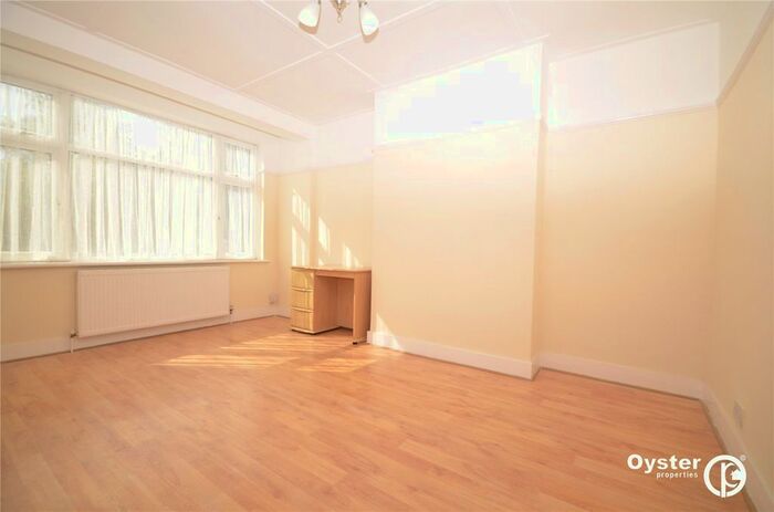 3 Bedroom Terraced House To Rent In Temple Terrace, Vincent Road, London, N22