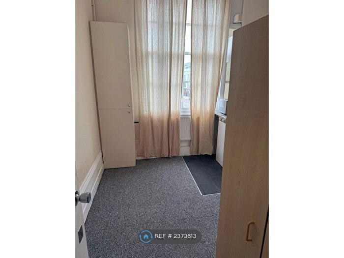 Studio To Rent In Richmond Road, London, E8