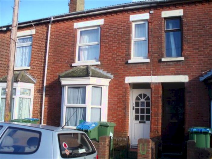 3 Bedroom House To Rent In Burton Road, Polygon, Southampton, SO15