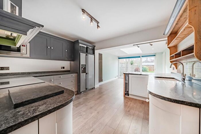 3 Bedroom Property To Rent In Woodlands Road, Guildford, GU1