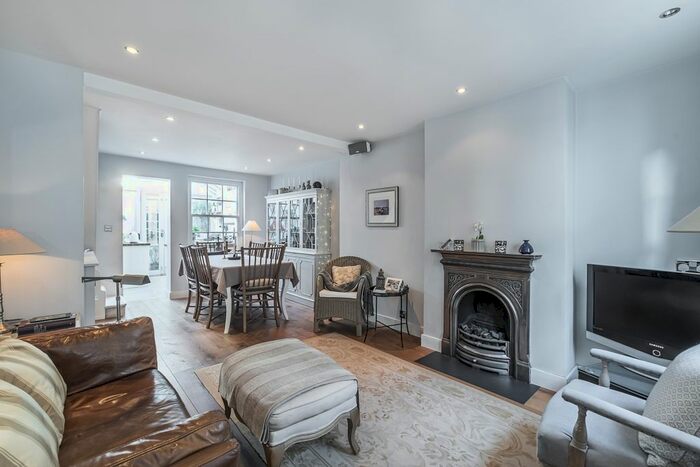 2 Bedroom Terraced House To Rent In Lancaster Cottages, Richmond, TW10