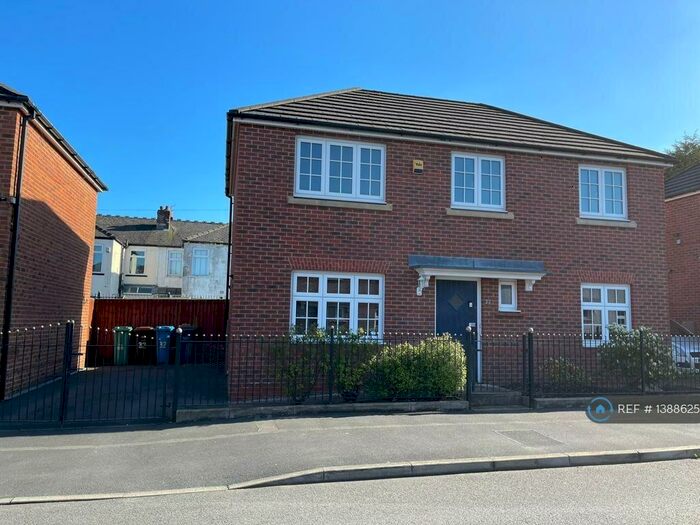 3 Bedroom Detached House To Rent In Wilfred Street, Manchester, M40