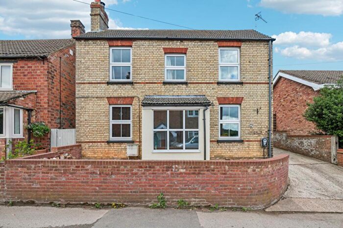 3 Bedroom Detached House For Sale In Back Street, Clophill, MK45